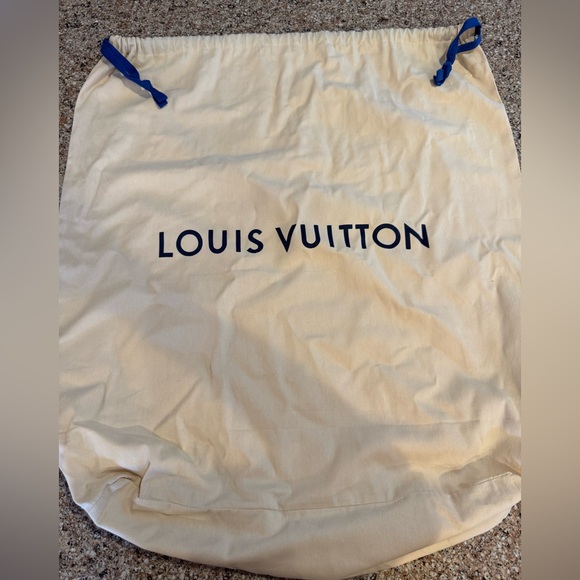 Louis Vuitton Box with Ribbon, Dust Bag, Message Card & Decorative Bag AUTHENTIC - Picture 2 of 2